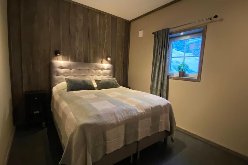 Modern Stuga Med Ski Lodge Kaensla Jarvso Luaran gambar
