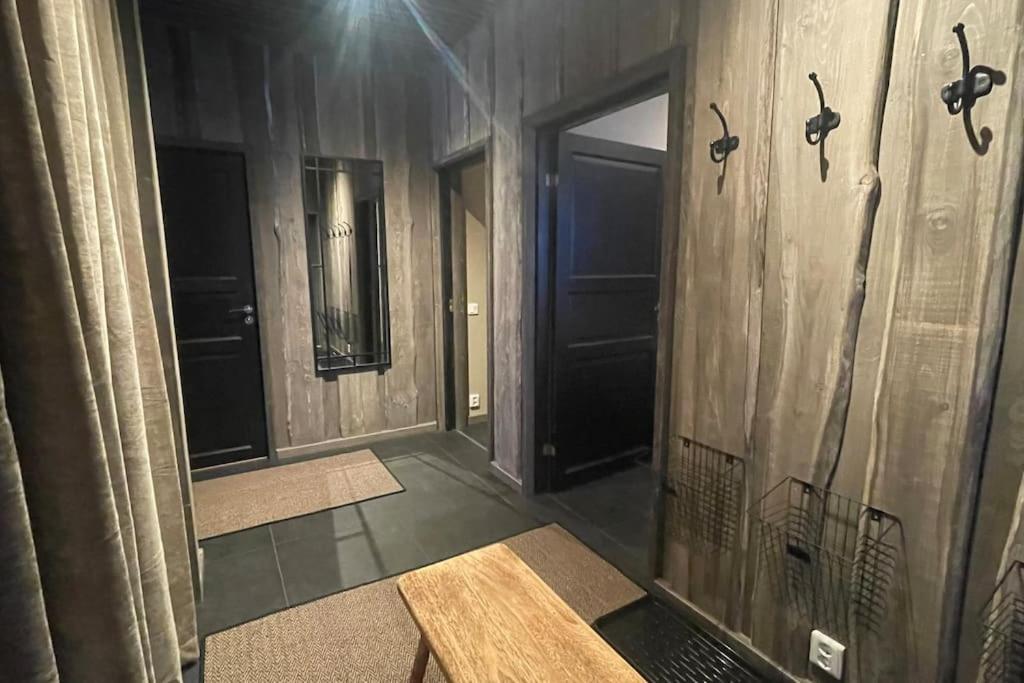Modern Stuga Med Ski Lodge Kaensla Jarvso Luaran gambar